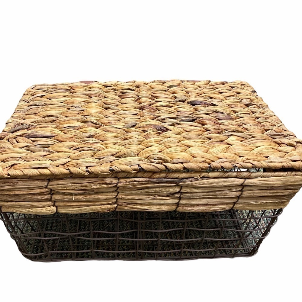 Rustic Wire Straw Basket Removable Lid Picnic